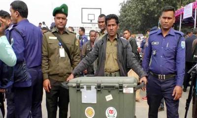 রসিক নির্বাচন: কেন্দ্রে কেন্দ্রে পৌঁছেছে নির্বাচনি সরঞ্জাম