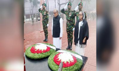 শহীদ বুদ্ধিজীবীদের প্রতি রাষ্ট্রপতি-প্রধানমন্ত্রীর শ্রদ্ধা