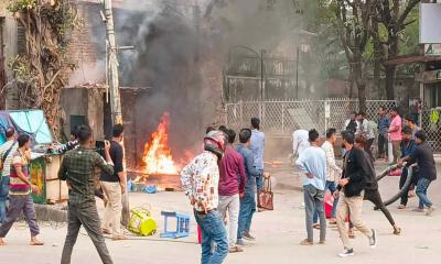 নীলক্ষেতে ফিলিং স্টেশনে আগুন