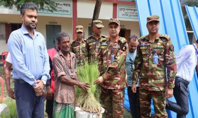 বন্যার্তদের পুনর্বাসন সহায়তা প্রদান করলো গুইমারা সেনা রিজিয়ন