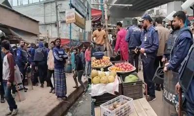 কালিয়াকৈরে ফুটপাতে উচ্ছেদ অভিযান