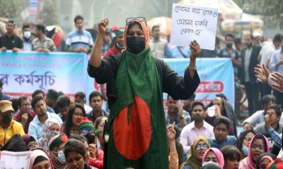 শাহবাগে শিক্ষক নিয়োগপ্রত্যাশীদের আন্দোলন থেকে আটক ১৪