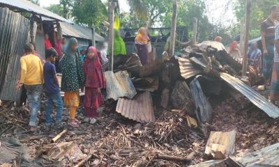 মহেশপুরে আগুনে পুড়ে ৫ পরিবার সর্বস্বান্ত