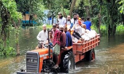 ৫ হাজার পরিবারের খাবার নিয়ে আস-সুন্নাহ ফাউন্ডেশনের ১৩ লরি