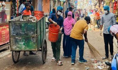 বাগেরহাট পৌরসভার রাস্তাঘাট পরিষ্কার করল ছাত্রদল