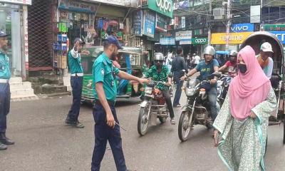 বরিশালে টানা ৮ দিন পর কর্মস্থলে ফিরেছে পুলিশ