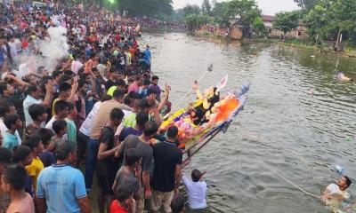 বিসর্জনের মধ্যদিয়ে শেষ হলো শারদীয় দুর্গোৎসব