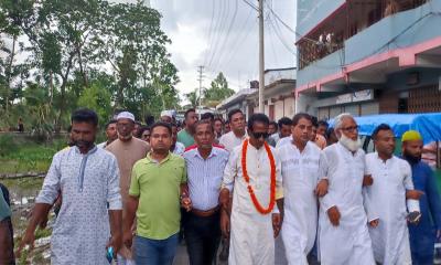 রাঙ্গাবালীতে বিএনপির সম্পাদককে ফুলেল শুভেচ্ছা