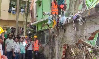 জলাবদ্ধতা নিরসনে অবৈধ স্থাপনা উচ্ছেদ করছে কক্সবাজার পৌরসভা