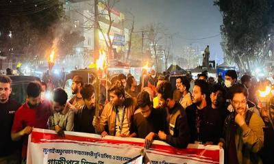 গাজীপুরে শিক্ষার্থীদের ওপর হামলা: প্রতিবাদে ভাটারায় মশাল মিছিল