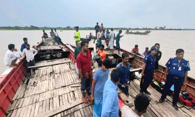 বরযাত্রীবাহী ট্রলার ডুবির ঘটনায় দুজনের মরদেহ উদ্ধার, এখনো নিখোঁজ বর