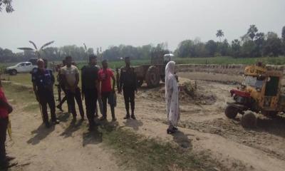 গুরুদাসপুরে অবৈধভাবে মাটি বহনের দায়ে ১ লাখ টাকা জরিমানা