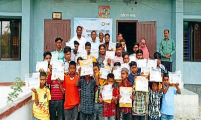 কুড়িগ্রামে সুবিধাবঞ্চিত শিশুদের ঈদ উপহার দিল আইএফআইসি ব্যাংক