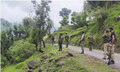 কাশ্মিরে দুর্ঘটনায়  নিহত ৩ ভারতীয় সৈন্য