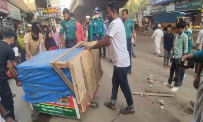 ফুটপাত দখল মুক্ত করলো কোনাবাড়ি থানা পুলিশ