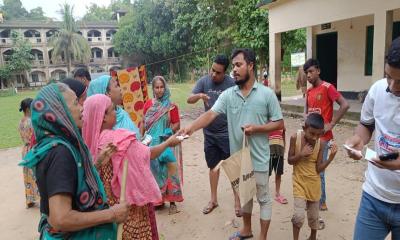 মাটিরাঙ্গায় সুপেয় পানি নিশ্চিত করতে বিশুদ্ধকরণ ট্যাবলেট বিতরণ