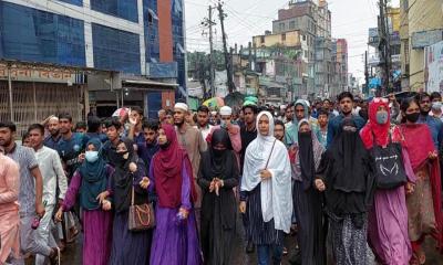 লক্ষ্মীপুরে কোটা আন্দোলনকারীদের সাথে যুবলীগ-ছাত্রলীগের সংঘর্ষ, আহত ১০