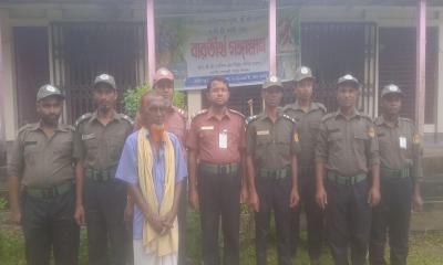 মধুপুরে মন্দির-গির্জা পাহারায় আনসার ভিডিপির সদস্যরা