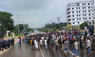 মির্জাপুরে শিক্ষার্থী-আওয়ামী লীগের পৃথক মিছিল