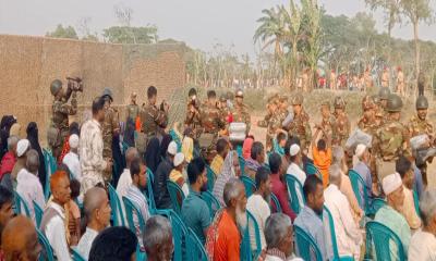 ময়মনসিংহে  সেনা প্রধানের প্রশিক্ষণ মহড়া পরিদর্শন দুঃস্থদের  মাঝে শীতবস্ত্র বিতরণ