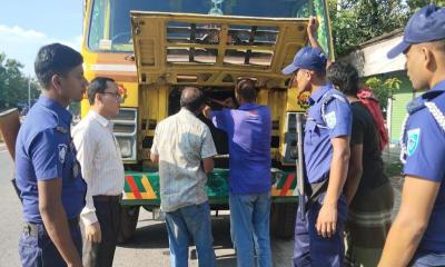 নীলফামারীতে পরিবেশ অধিদপ্তরের শব্দদূষণ ও বায়ুদূষণ বিরোধী অভিযান