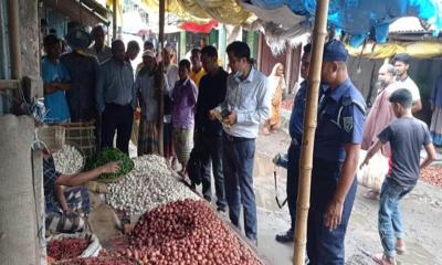 নীলফামারীতে দুটি দোকানে ভোক্তা অধিদপ্তরের জরিমানা