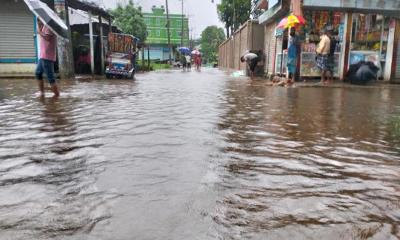 নোয়াখালীতে বন্যা পরিস্থিতি অবনতি, খাদ্য সংকট