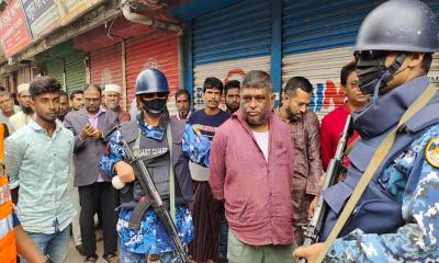 পাথরঘাটায় হার্ডওয়্যার ব্যবসার আড়ালে ইয়াবা বিক্রি