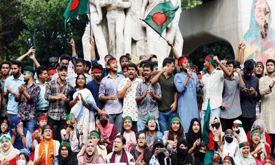 নতুন দল নিয়ে ‘রাজনীতিতে’ আসছেন শিক্ষার্থীরা