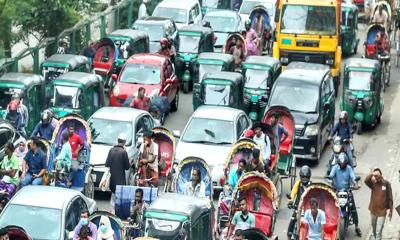 পূজার ছুটি শেষে রাজধানীতে বেড়েছে গাড়ির চাপ