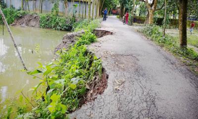 সাঘাটায় ধসে গেছে এলজিইডির সড়ক