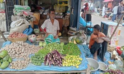 টাঙ্গাইলে সবজির বাজারে আগুন