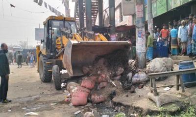 উচ্ছেদ হলো ত্রিশাল বাসস্ট্যান্ডের অবৈধ স্থাপনা