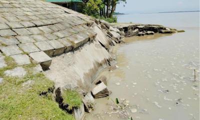 কুড়িগ্রামে স্পার বাঁধে ধস